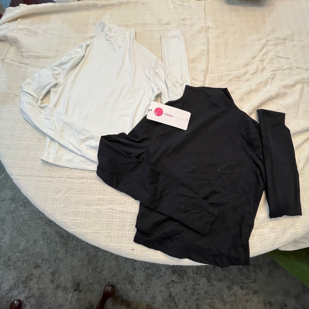 Yogalicious Black and White Cropped Long Sleeve Blouses